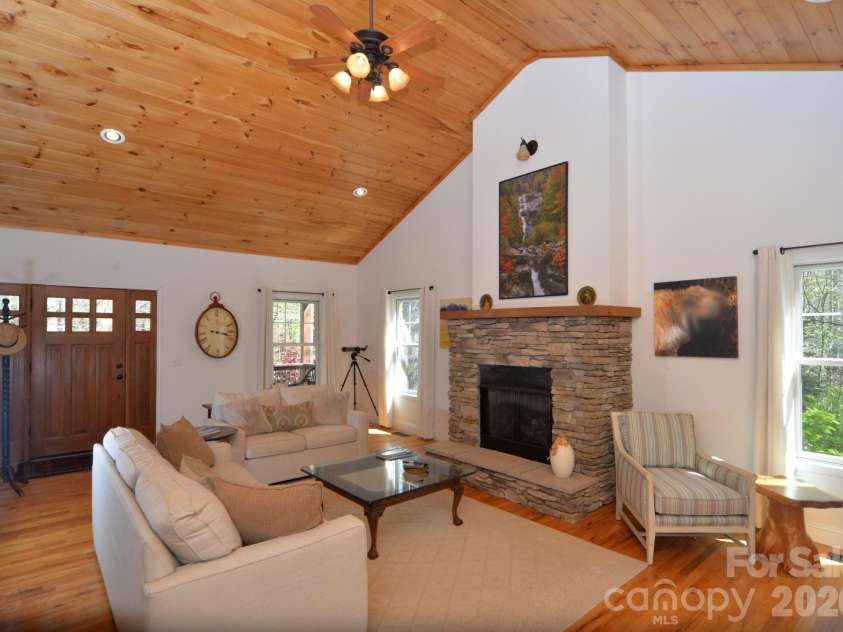 95 Creeks Edge Drive, Hendersonville, NC 28739.  MLS# CAR4369844, YatesRealty ID 25443. 