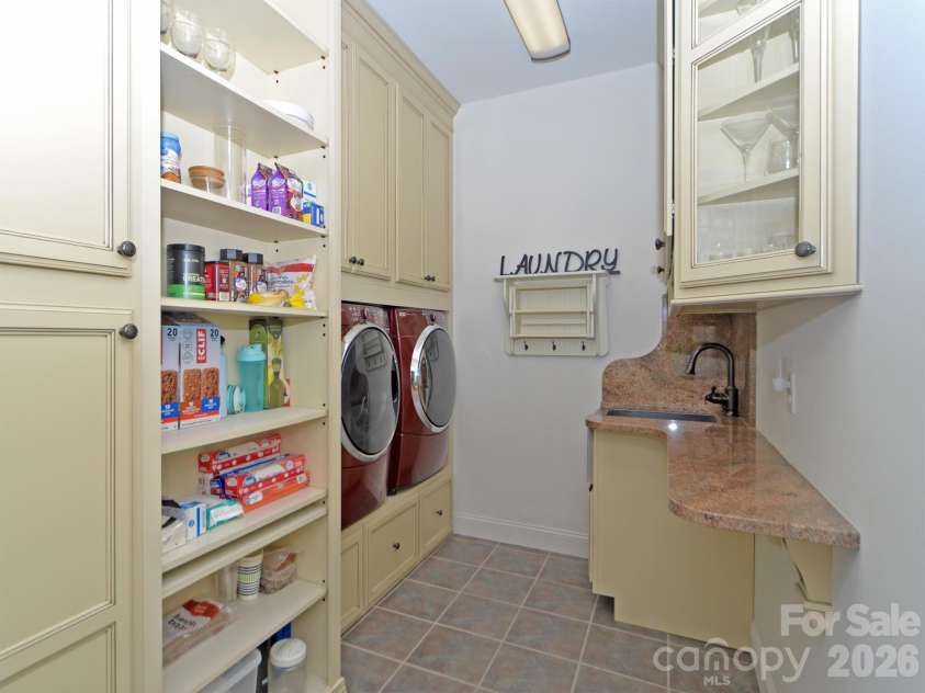 95 Creeks Edge Drive, Hendersonville, NC 28739.  MLS# CAR4369844, YatesRealty ID 25443. 