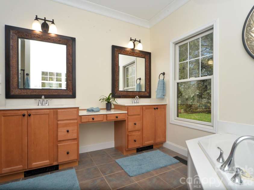95 Creeks Edge Drive, Hendersonville, NC 28739.  MLS# CAR4369844, YatesRealty ID 25443. 