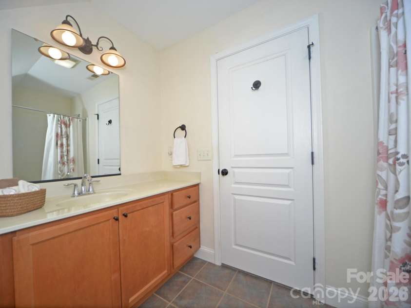 95 Creeks Edge Drive, Hendersonville, NC 28739.  MLS# CAR4369844, YatesRealty ID 25443. 