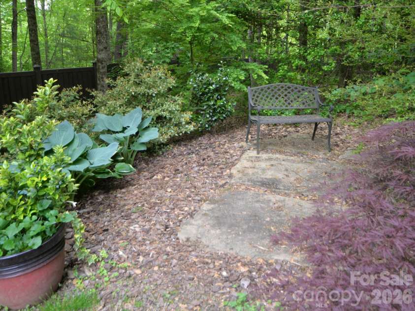 95 Creeks Edge Drive, Hendersonville, NC 28739.  MLS# CAR4369844, YatesRealty ID 25443. 
