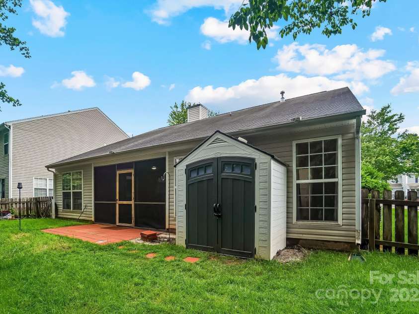 1863 New Castle Drive, Fort Mill, SC 29707.  MLS# CAR4249811, YatesRealty ID 25444. 
