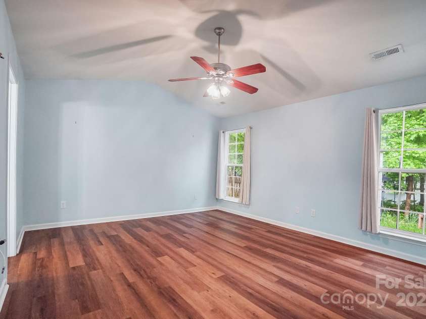 1863 New Castle Drive, Fort Mill, SC 29707.  MLS# CAR4249811, YatesRealty ID 25444. 