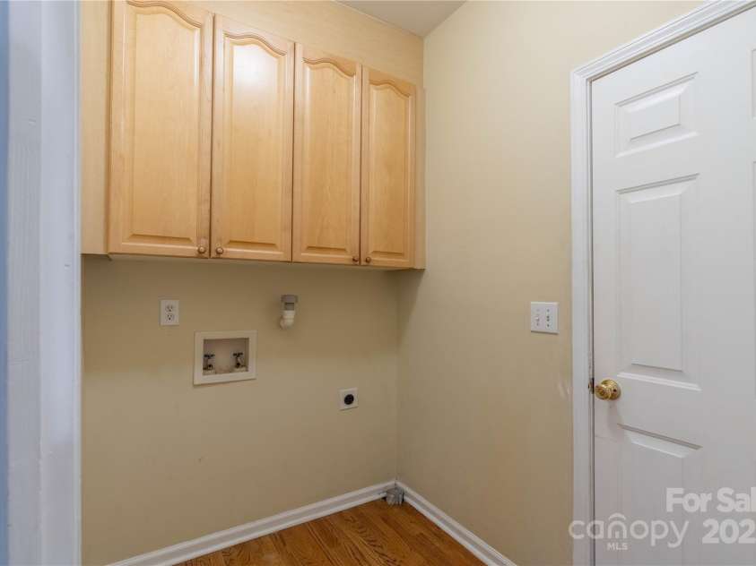 117 Biscayne Court, Mooresville, NC 28117.  MLS# CAR4213065, YatesRealty ID 25445. Laundry/Mud room