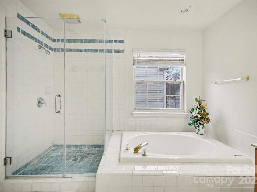 117 Biscayne Court, Mooresville, NC 28117.  MLS# CAR4332326, YatesRealty ID 25445. 