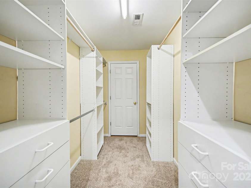 117 Biscayne Court, Mooresville, NC 28117.  MLS# CAR4332326, YatesRealty ID 25445. 