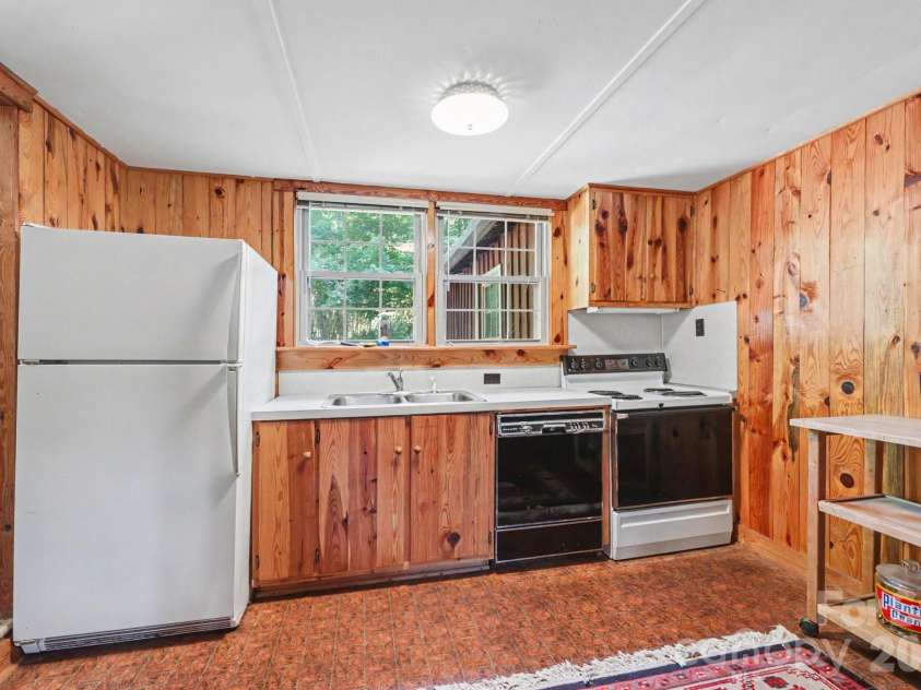 1589 Warf Road, Lexington, NC 27292.  MLS# CAR4384285, YatesRealty ID 25445. 