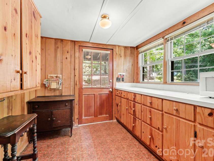 1589 Warf Road, Lexington, NC 27292.  MLS# CAR4384285, YatesRealty ID 25445. 
