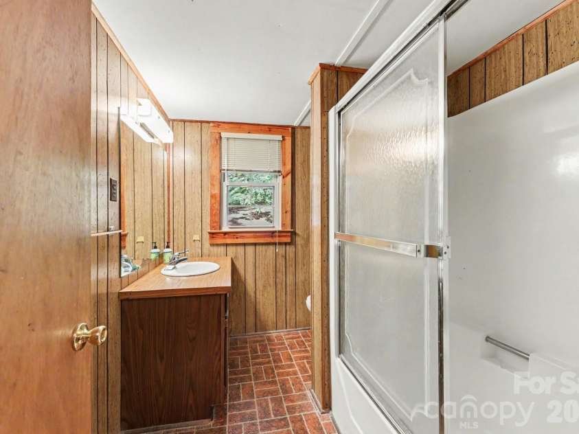 1589 Warf Road, Lexington, NC 27292.  MLS# CAR4384285, YatesRealty ID 25445. 
