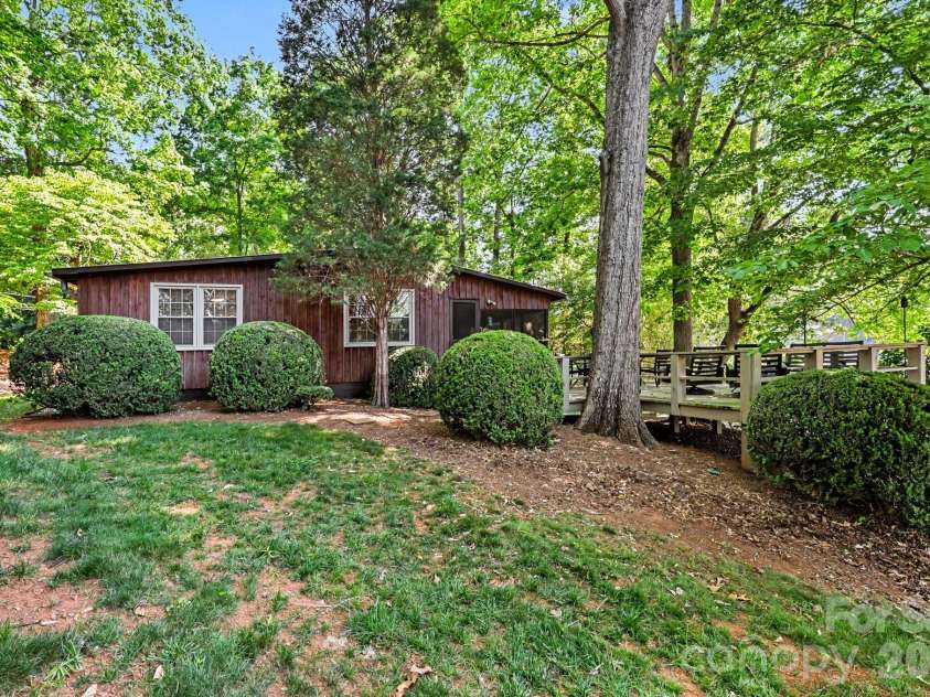 1589 Warf Road, Lexington, NC 27292.  MLS# CAR4384285, YatesRealty ID 25445. 