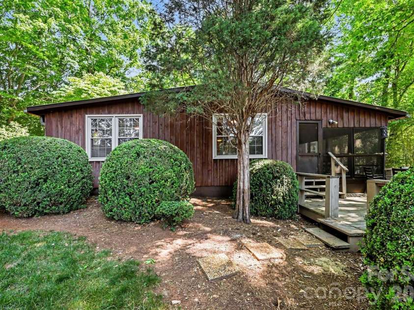 1589 Warf Road, Lexington, NC 27292.  MLS# CAR4384285, YatesRealty ID 25445. 