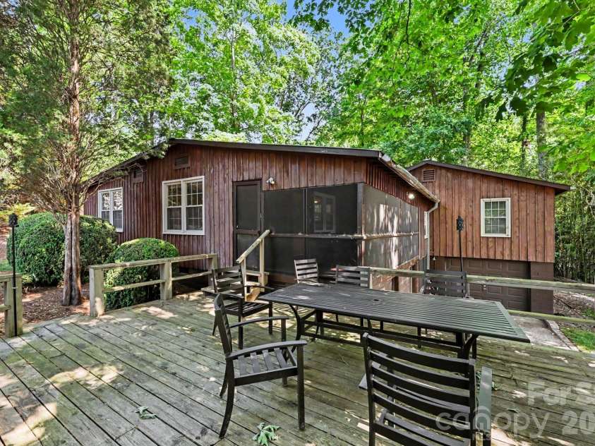 1589 Warf Road, Lexington, NC 27292.  MLS# CAR4384285, YatesRealty ID 25445. 