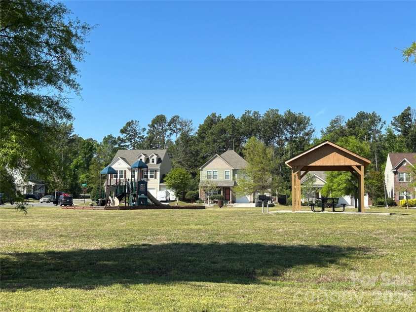 272 Abigail Court, Rock Hill, SC 29730.  MLS# CAR4367439, YatesRealty ID 25447. Large Common Green Space 