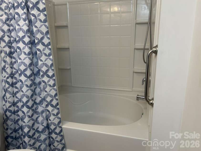 272 Abigail Court, Rock Hill, SC 29730.  MLS# CAR4367439, YatesRealty ID 25447. Primary Bath