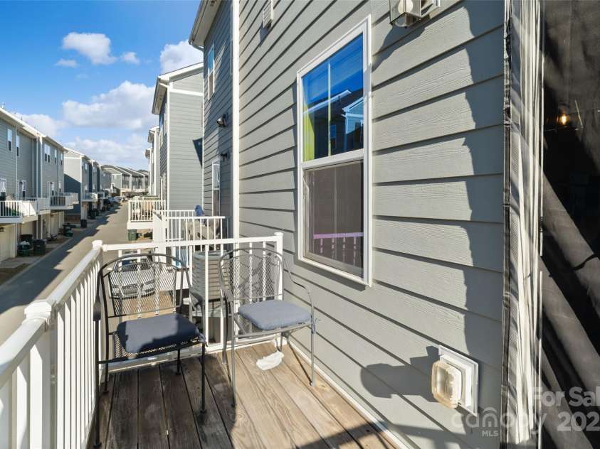 1217 Ashbury Street, Charlotte, NC 28216.  MLS# CAR4278913, YatesRealty ID 25449. 