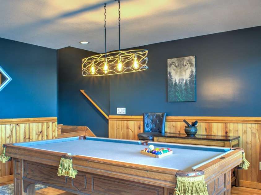 181 Scenic Wolf Drive, Mars Hill, NC 28754.  MLS# CAR4380057, YatesRealty ID 25449. Basement Rec Room
