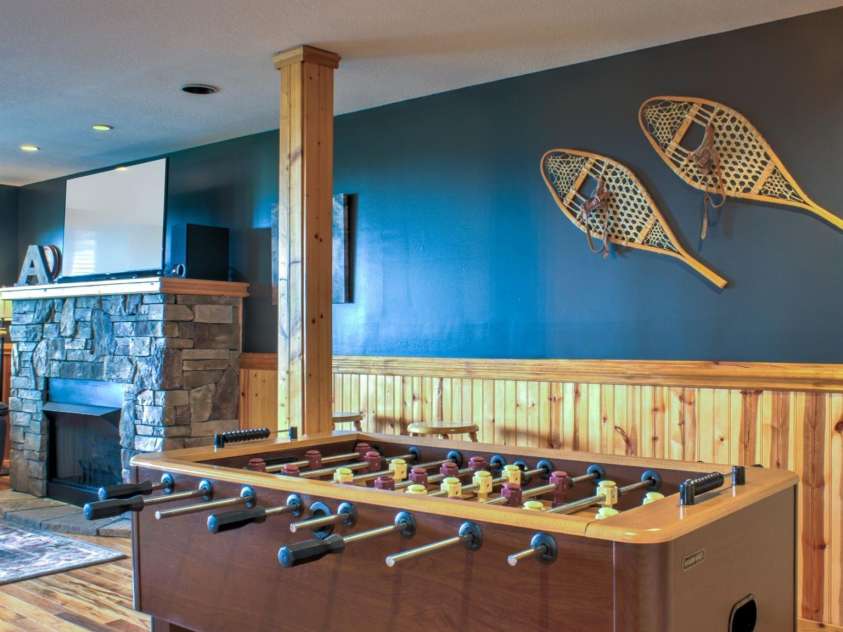 181 Scenic Wolf Drive, Mars Hill, NC 28754.  MLS# CAR4380057, YatesRealty ID 25449. Basement Rec Room