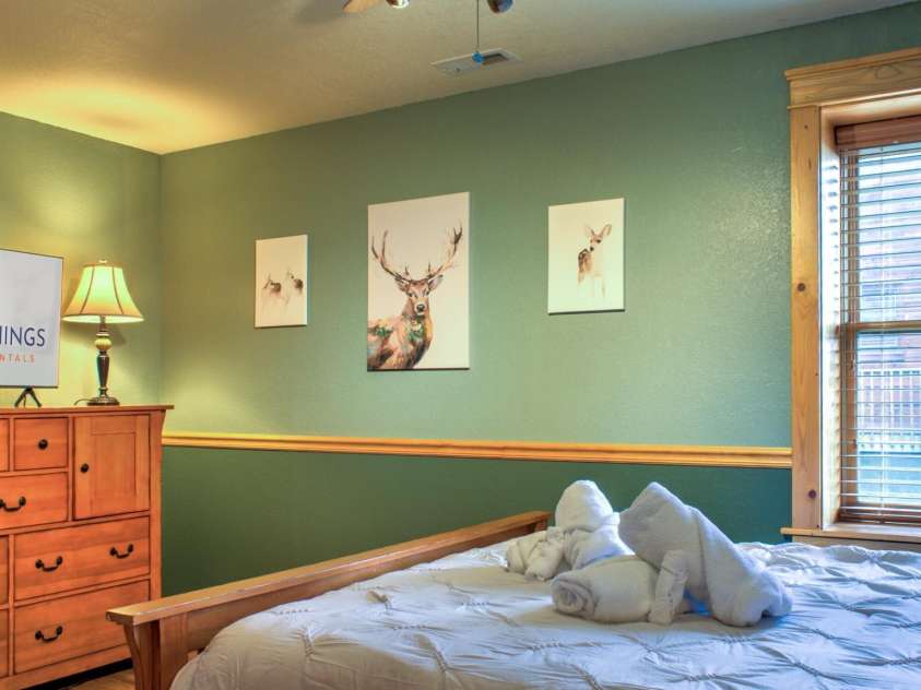 181 Scenic Wolf Drive, Mars Hill, NC 28754.  MLS# CAR4380057, YatesRealty ID 25449. Bonus/Bedroom #4