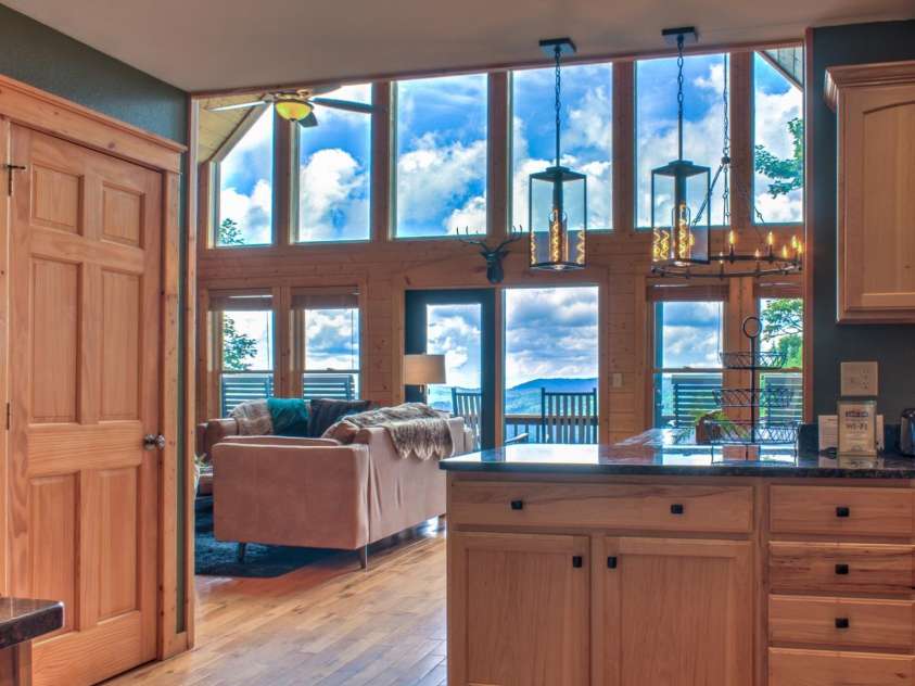 181 Scenic Wolf Drive, Mars Hill, NC 28754.  MLS# CAR4380057, YatesRealty ID 25449. Kitchen