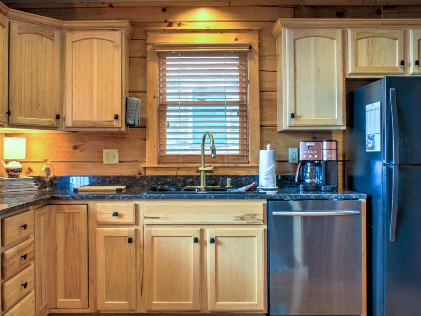 181 Scenic Wolf Drive, Mars Hill, NC 28754.  MLS# CAR4380057, YatesRealty ID 25449. Kitchen
