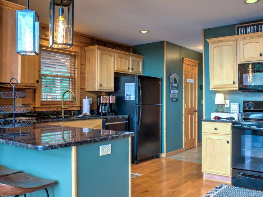181 Scenic Wolf Drive, Mars Hill, NC 28754.  MLS# CAR4380057, YatesRealty ID 25449. Kitchen