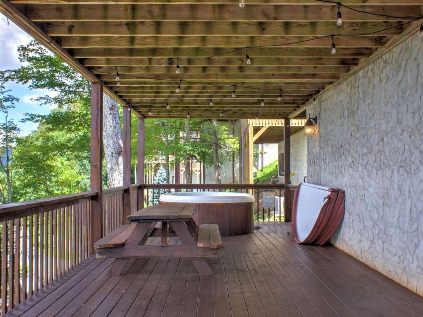 181 Scenic Wolf Drive, Mars Hill, NC 28754.  MLS# CAR4380057, YatesRealty ID 25449. Lower Deck