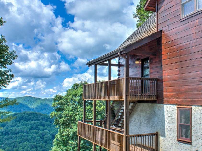 181 Scenic Wolf Drive, Mars Hill, NC 28754.  MLS# CAR4380057, YatesRealty ID 25449. Outside access to all three levels