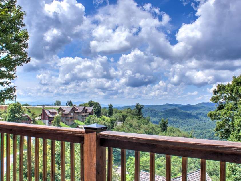 181 Scenic Wolf Drive, Mars Hill, NC 28754.  MLS# CAR4380057, YatesRealty ID 25449. Upper deck view