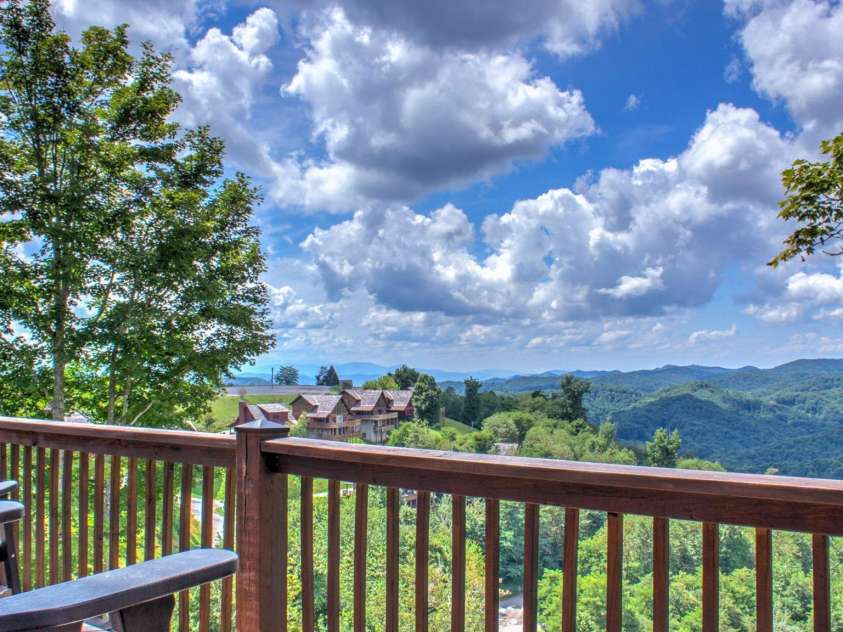 181 Scenic Wolf Drive, Mars Hill, NC 28754.  MLS# CAR4380057, YatesRealty ID 25449. Upper deck view