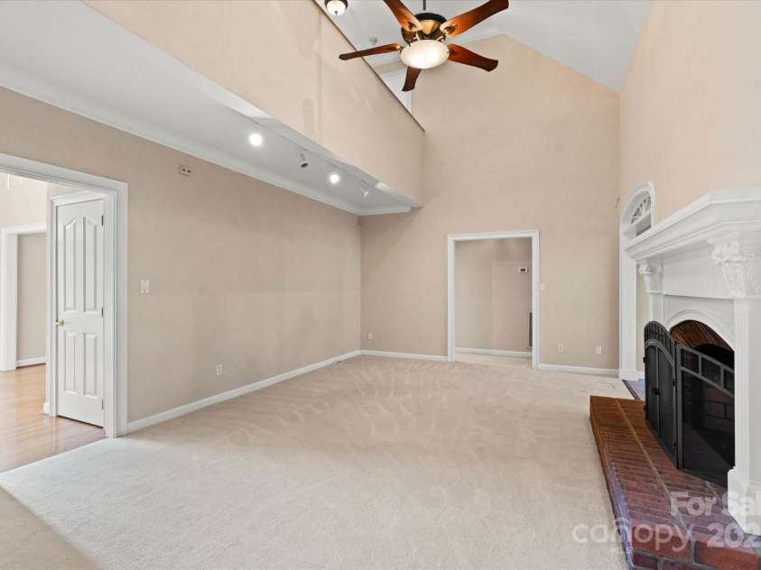 430 43rd Avenue, Hickory, NC 28601.  MLS# CAR4212266, YatesRealty ID 2545. 