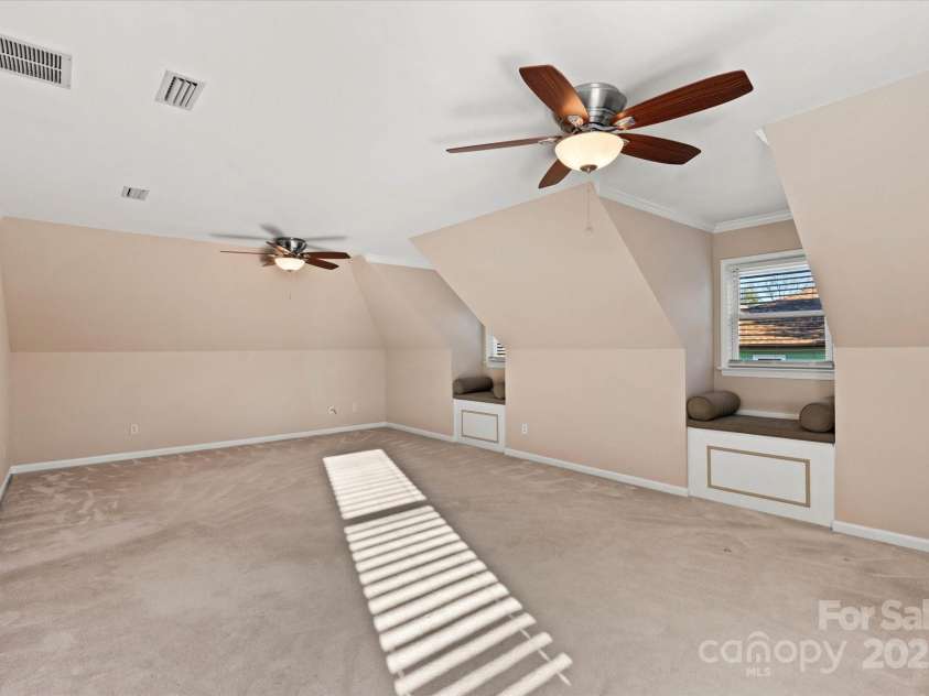 430 43rd Avenue, Hickory, NC 28601.  MLS# CAR4212266, YatesRealty ID 2545. 