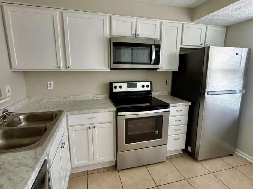 9632 Vinca Circle, Charlotte, NC 28213.  MLS# CAR4360960, YatesRealty ID 25450. 