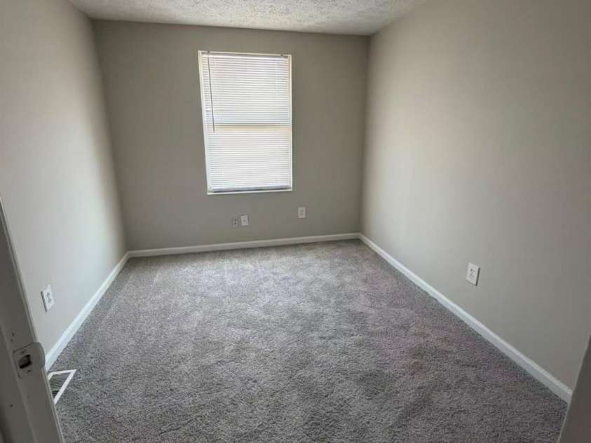 9632 Vinca Circle, Charlotte, NC 28213.  MLS# CAR4360960, YatesRealty ID 25450. 