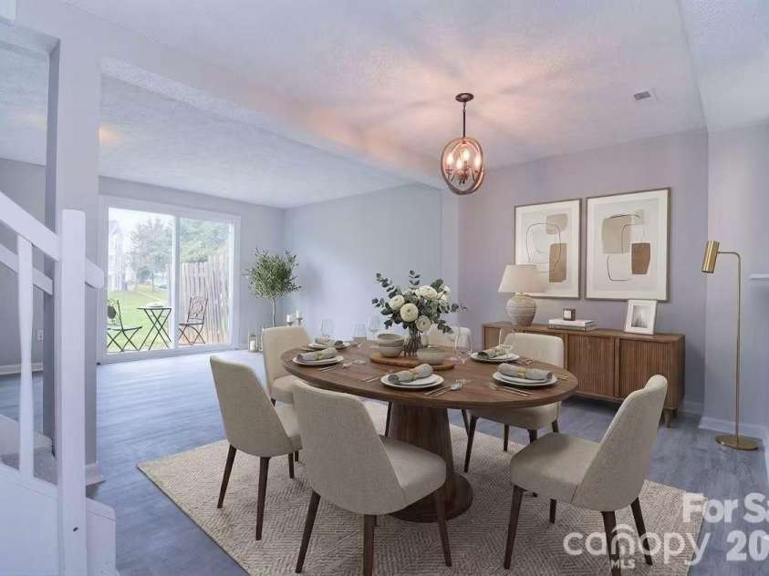 9632 Vinca Circle, Charlotte, NC 28213.  MLS# CAR4360960, YatesRealty ID 25450. Dining area