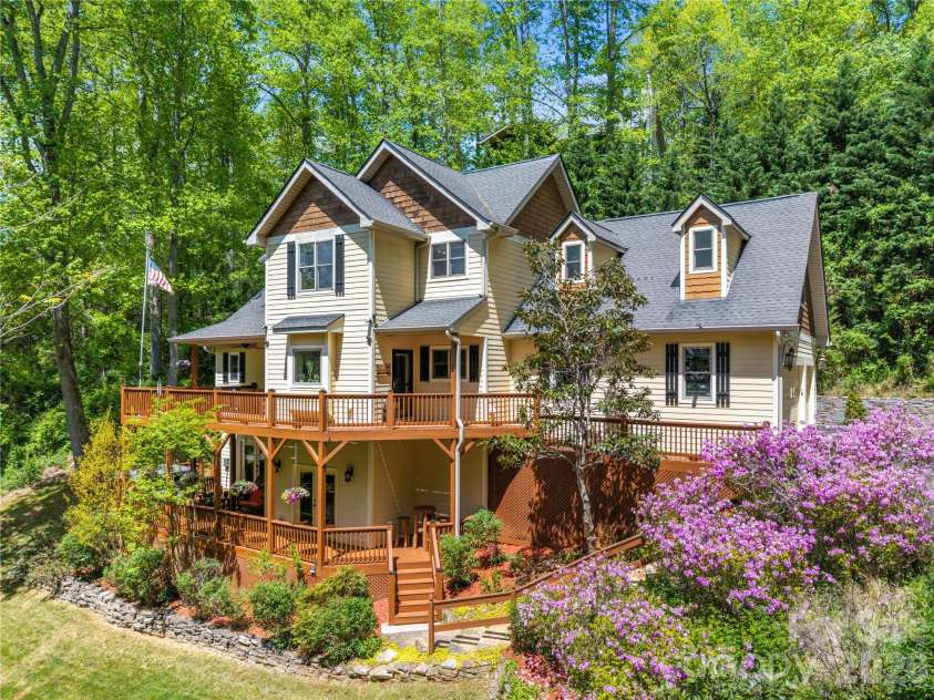 128 Churchill Downs Drive, Fairview, NC 28730.  MLS# CAR4373118, YatesRealty ID 25451. 