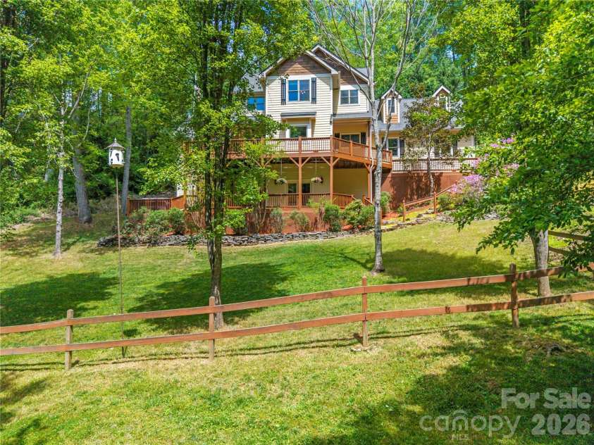 128 Churchill Downs Drive, Fairview, NC 28730.  MLS# CAR4373118, YatesRealty ID 25451. 