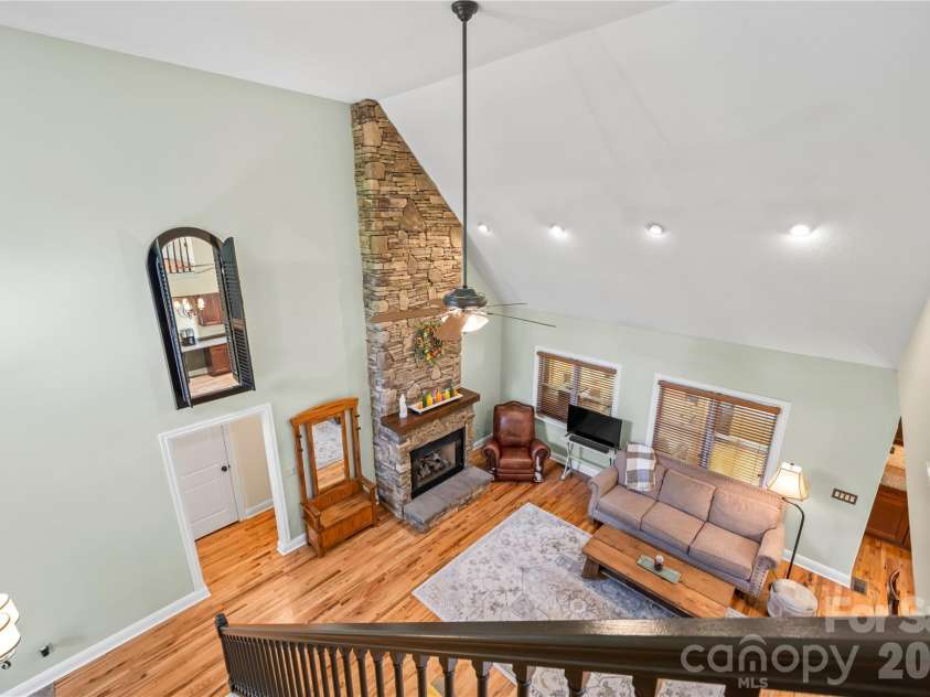 128 Churchill Downs Drive, Fairview, NC 28730.  MLS# CAR4373118, YatesRealty ID 25451. 