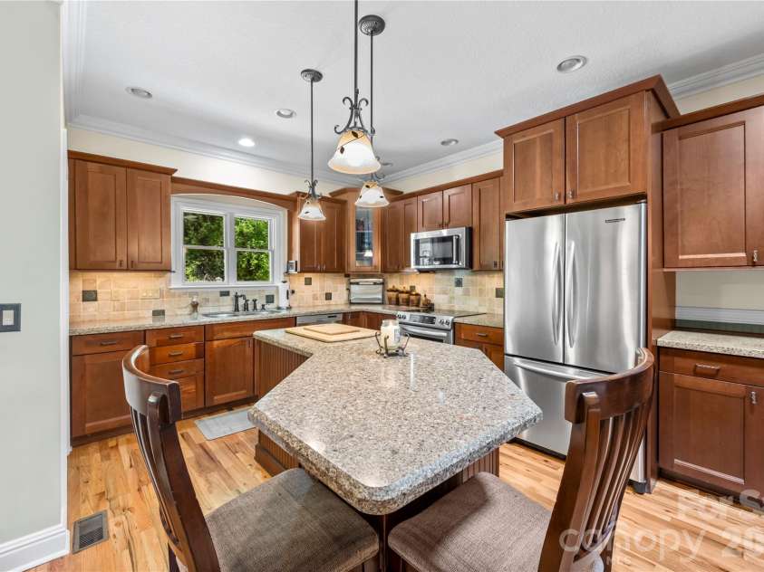 128 Churchill Downs Drive, Fairview, NC 28730.  MLS# CAR4373118, YatesRealty ID 25451. 