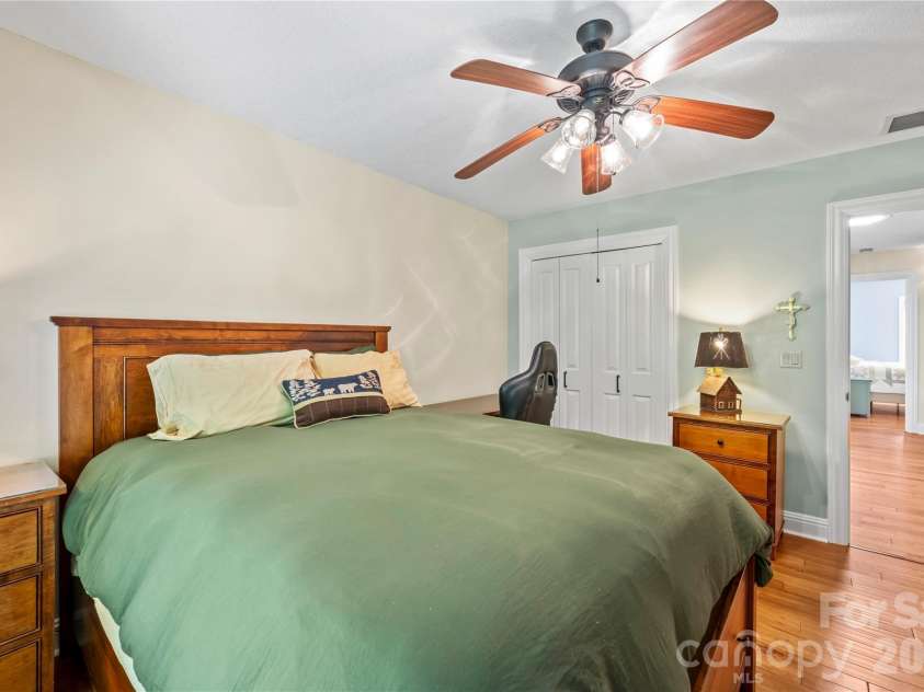 128 Churchill Downs Drive, Fairview, NC 28730.  MLS# CAR4373118, YatesRealty ID 25451. 