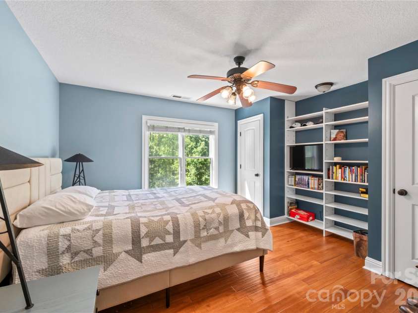 128 Churchill Downs Drive, Fairview, NC 28730.  MLS# CAR4373118, YatesRealty ID 25451. 