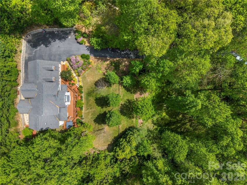 128 Churchill Downs Drive, Fairview, NC 28730.  MLS# CAR4373118, YatesRealty ID 25451. 