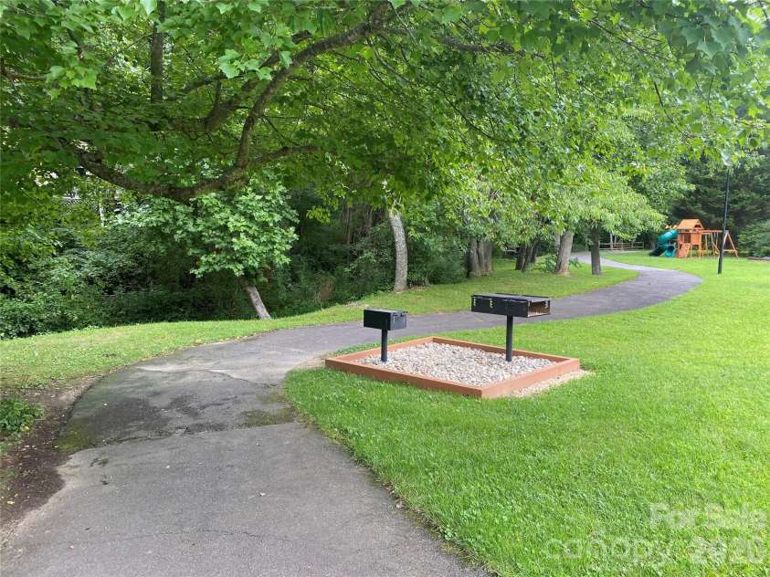 128 Churchill Downs Drive, Fairview, NC 28730.  MLS# CAR4373118, YatesRealty ID 25451. 
