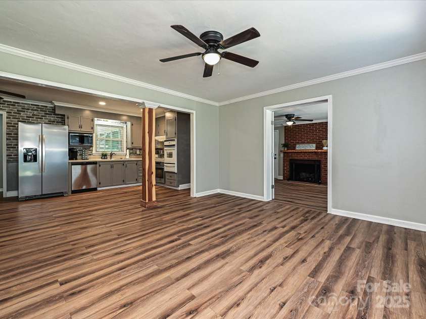 159 Valleydale Drive, Gastonia, NC 28056.  MLS# CAR4277434, YatesRealty ID 25452. 