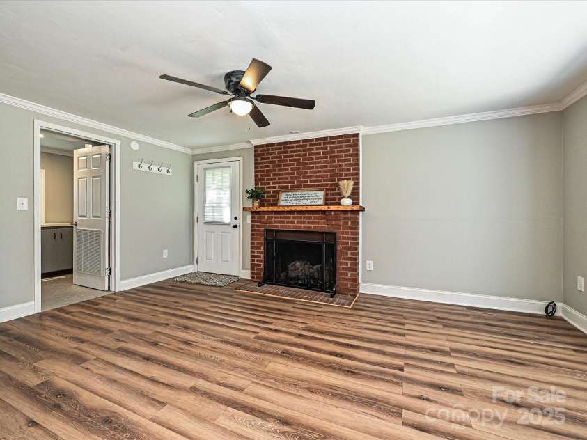 159 Valleydale Drive, Gastonia, NC 28056.  MLS# CAR4277434, YatesRealty ID 25452. 
