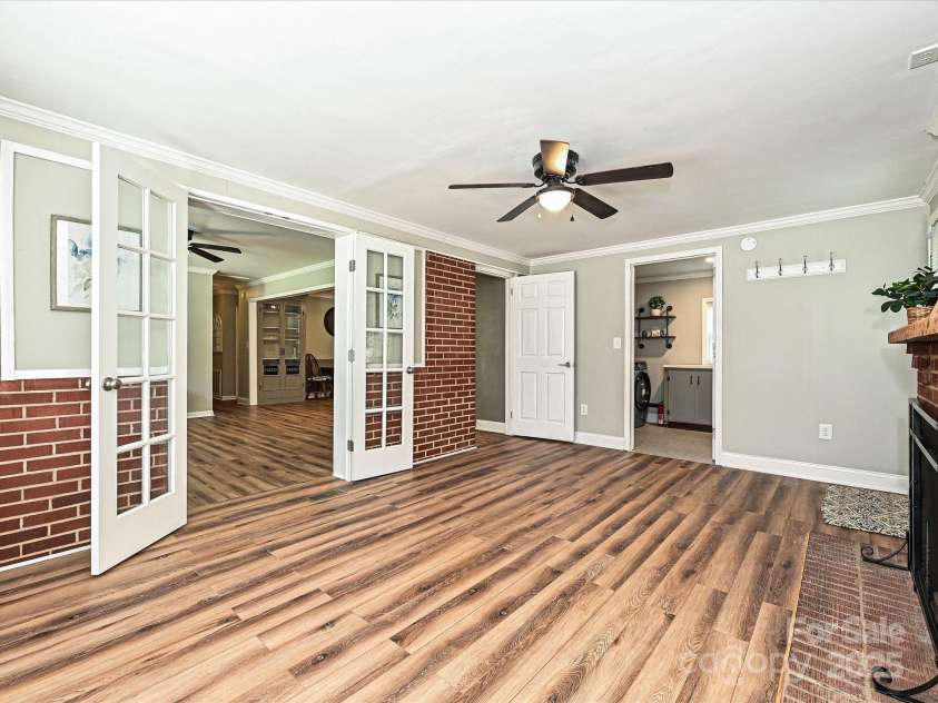 159 Valleydale Drive, Gastonia, NC 28056.  MLS# CAR4277434, YatesRealty ID 25452. 