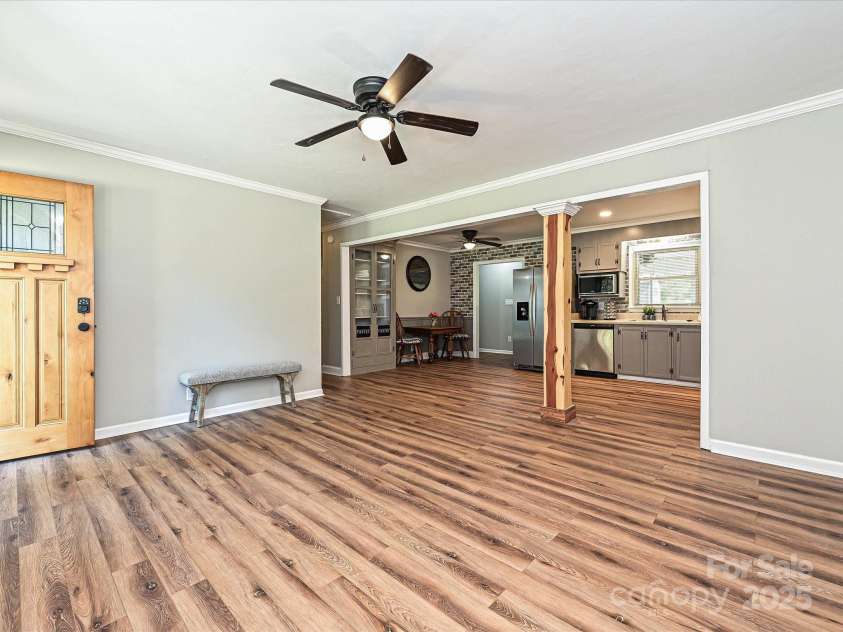 159 Valleydale Drive, Gastonia, NC 28056.  MLS# CAR4277434, YatesRealty ID 25452. 