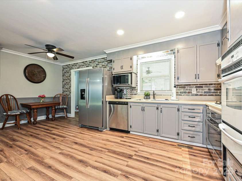 159 Valleydale Drive, Gastonia, NC 28056.  MLS# CAR4277434, YatesRealty ID 25452. 