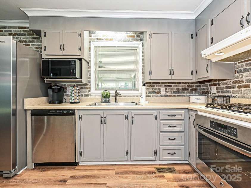 159 Valleydale Drive, Gastonia, NC 28056.  MLS# CAR4277434, YatesRealty ID 25452. 
