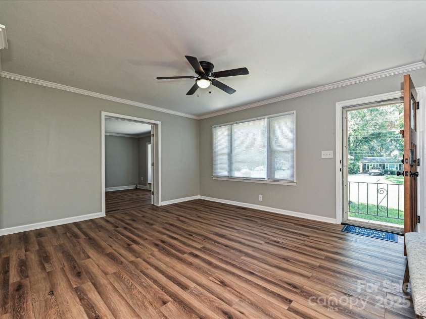 159 Valleydale Drive, Gastonia, NC 28056.  MLS# CAR4277434, YatesRealty ID 25452. 
