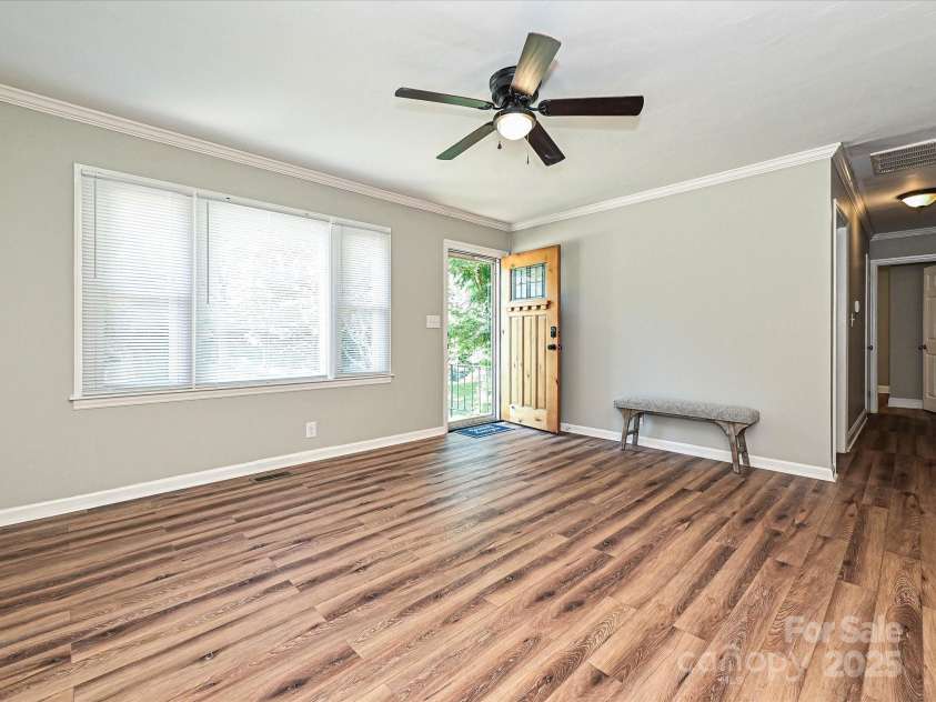 159 Valleydale Drive, Gastonia, NC 28056.  MLS# CAR4277434, YatesRealty ID 25452. 